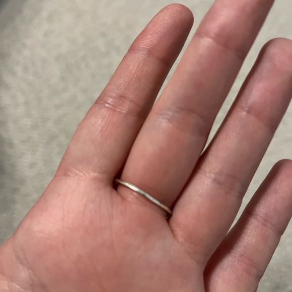 Genuine Silver Minimalist Ring - Picture 2 of 3